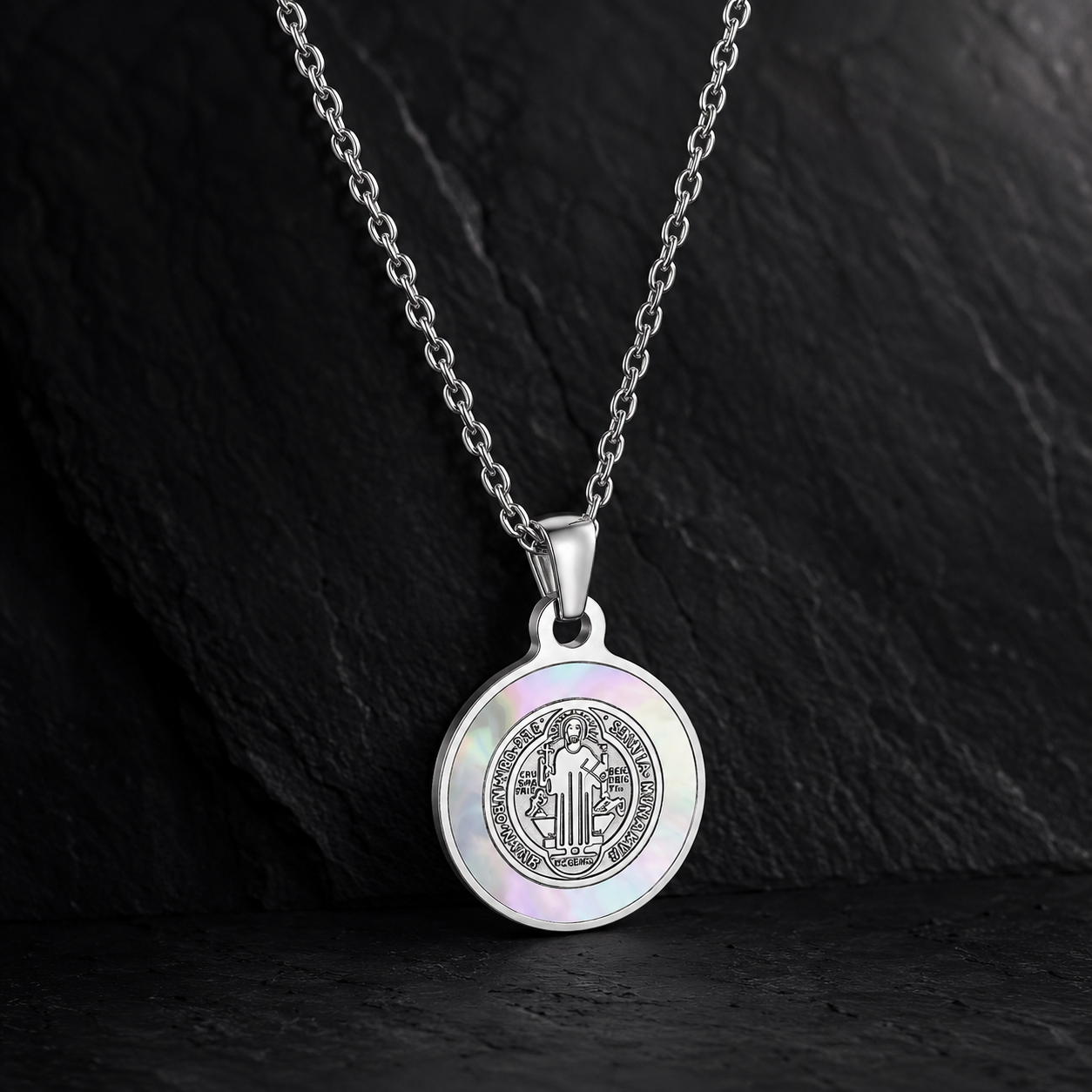 Faith Pendant Necklace – Gold/Silver